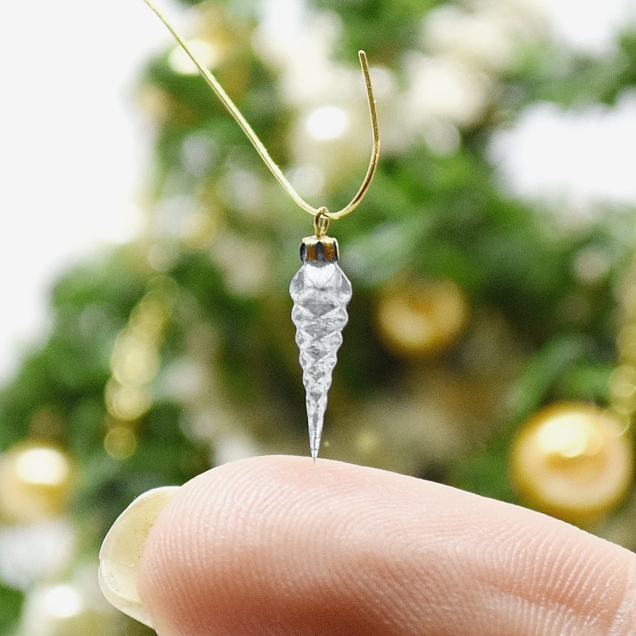 Xmas ornament. Painted. Icicle rhombus clear.