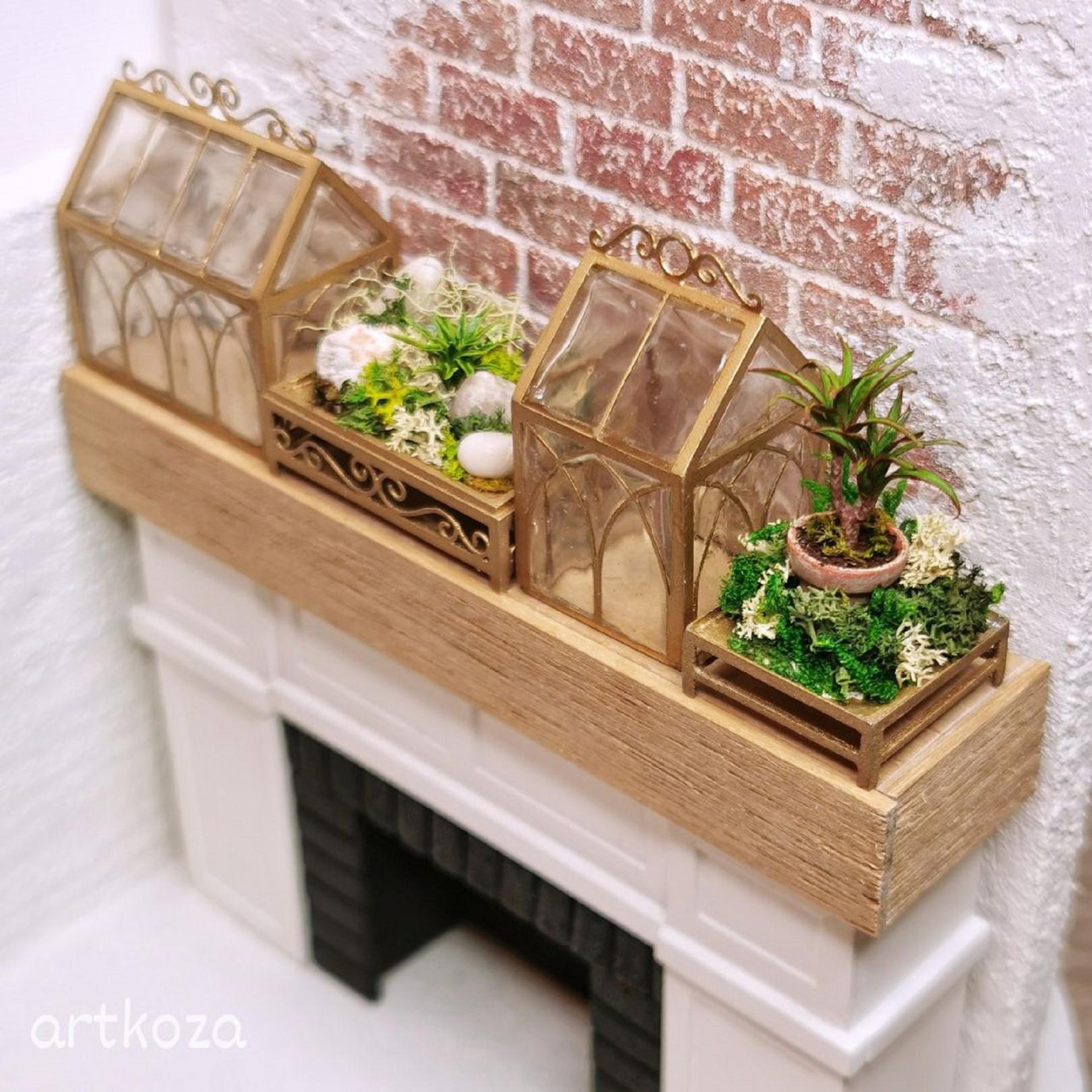 Classic medium brass greenhouse Classic medium brass greenhouse