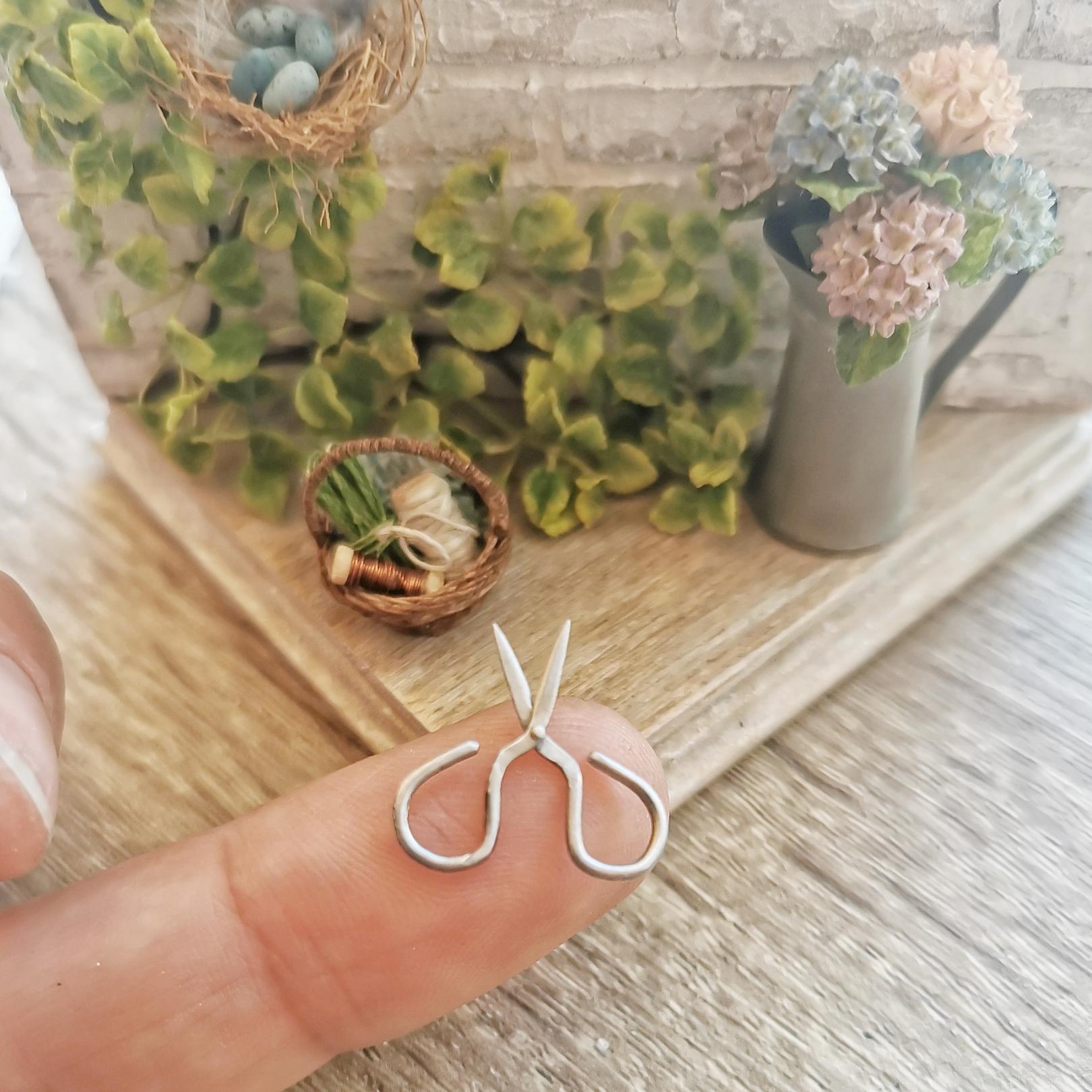 Miniature floristic scissors metal