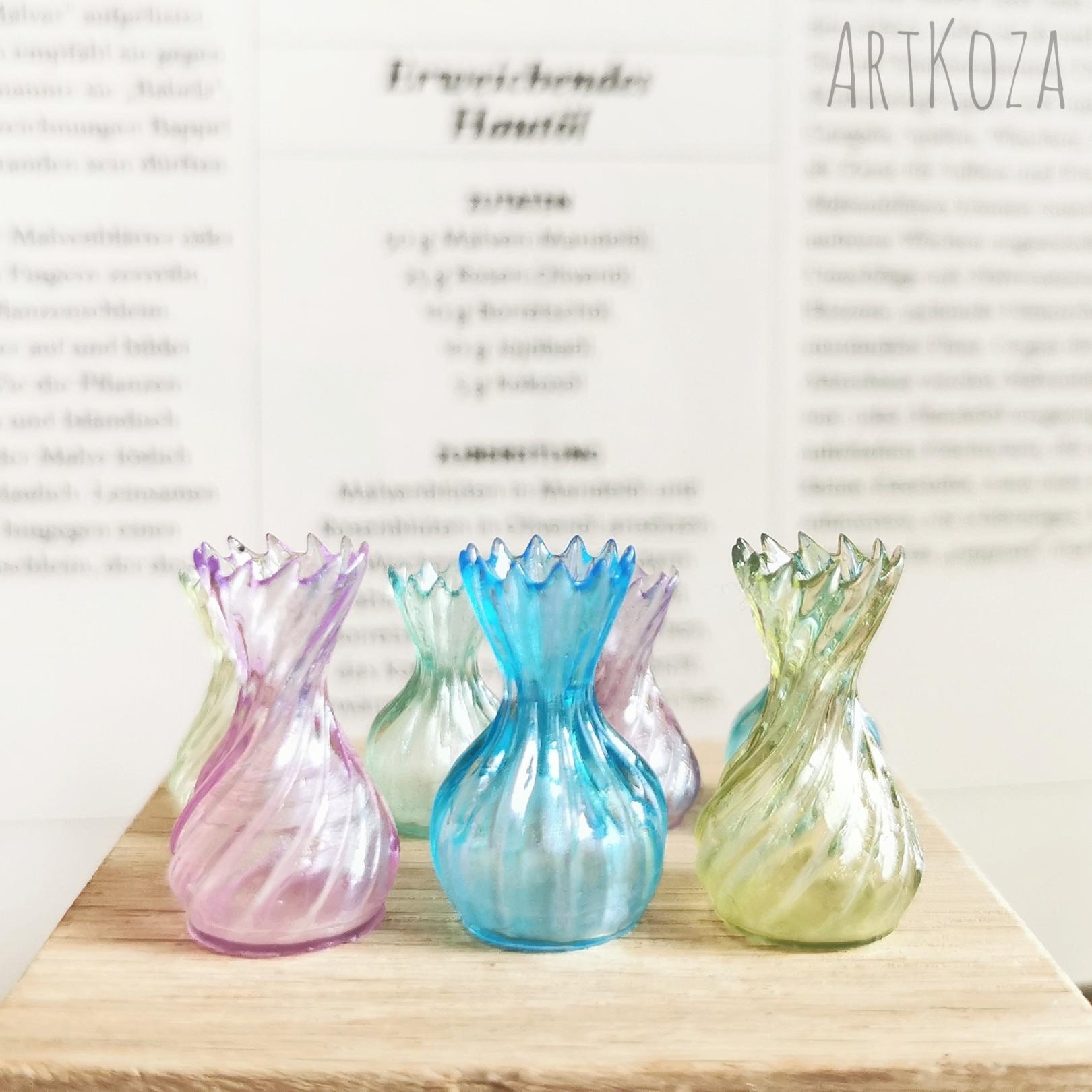 Miniature vase for flowers - large green Miniature vase for flowers - large green